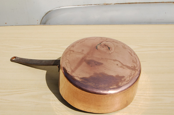 ANCIENNE SAUTEUSE 22 CM